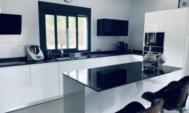 Resale - Freistehende Villa -
Hondón de las Nieves