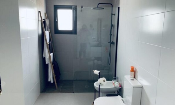 Återförsäljning - Fristående villa -
Hondón de las Nieves