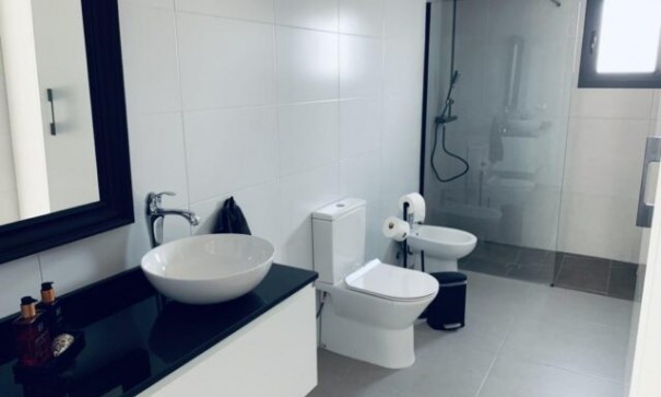 Återförsäljning - Fristående villa -
Hondón de las Nieves