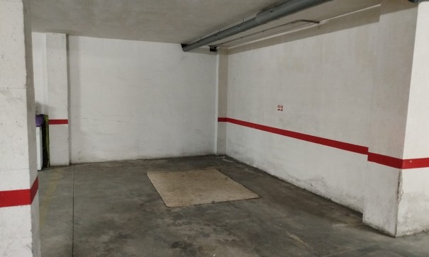 Garage - Revente - Los Montesinos -
                Centro