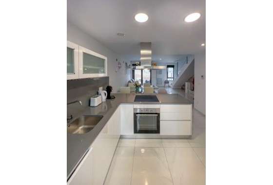 Revente - Maison de ville -
Bigastro