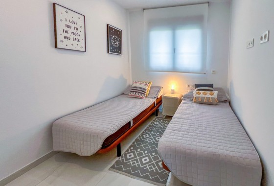 Revente - Maison de ville -
Bigastro