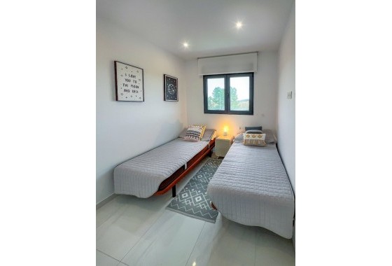 Revente - Maison de ville -
Bigastro