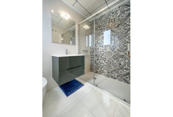 Revente - Maison de ville -
Bigastro