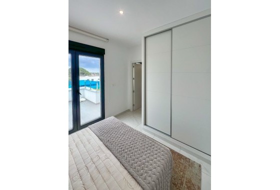 Revente - Maison de ville -
Bigastro