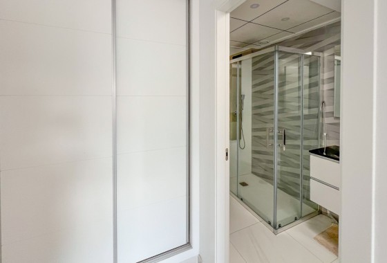 Revente - Maison de ville -
Bigastro