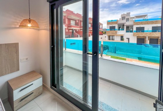 Revente - Maison de ville -
Bigastro