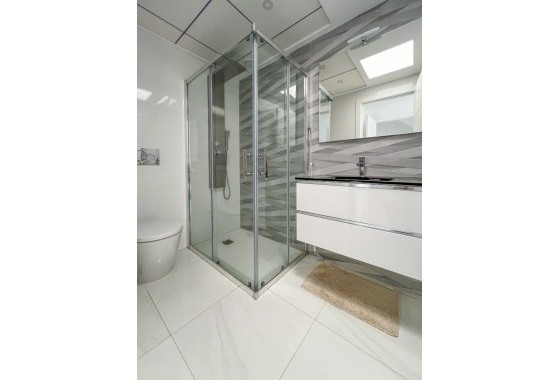 Revente - Maison de ville -
Bigastro