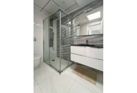 Revente - Maison de ville -
Bigastro