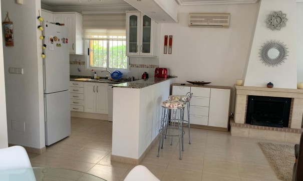 Sale - Detached Villa -
Guardamar del Segura - Guardamar - El Raso