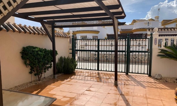 Sale - Detached Villa -
Guardamar del Segura - Guardamar - El Raso
