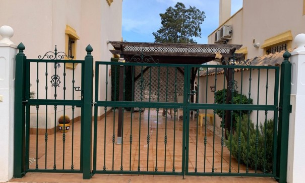 Sale - Detached Villa -
Guardamar del Segura - Guardamar - El Raso