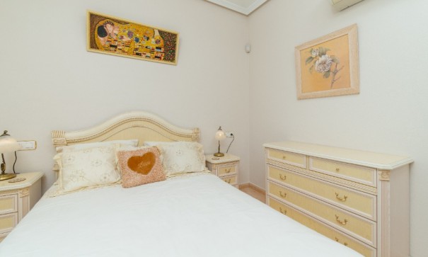 Sale - Detached Villa -
Torrevieja - Los altos