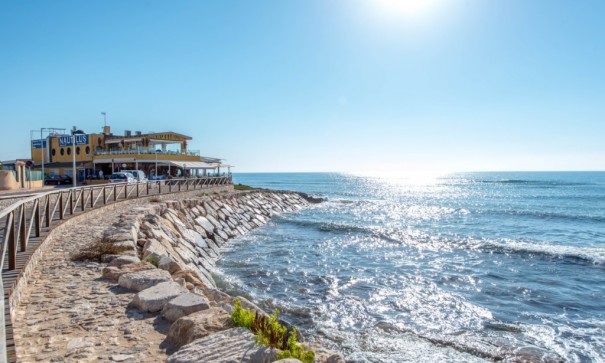 Sale - Detached Villa -
Torrevieja - Los altos