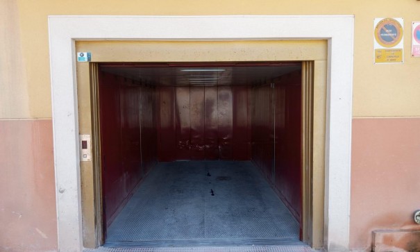 Sale - Garage -
Torrevieja - La Mata