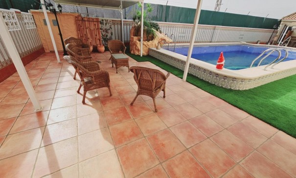 Revente - Villa Individuelle -
Torrevieja - La Siesta - El Salado - Torreta