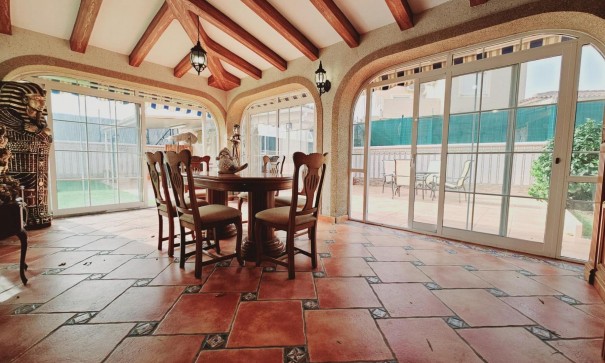 Revente - Villa Individuelle -
Torrevieja - La Siesta - El Salado - Torreta