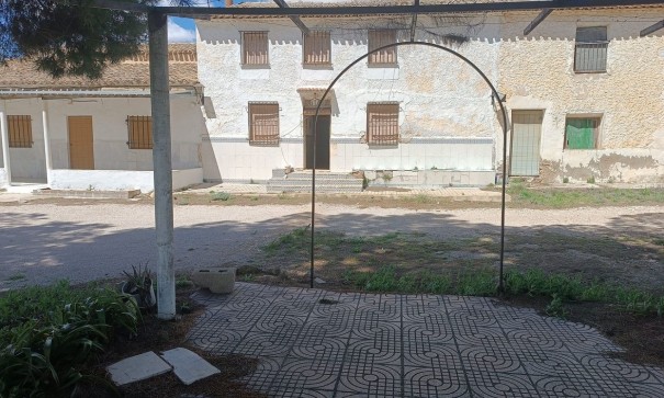 Videresalg - Finca landejendom -
Yecla