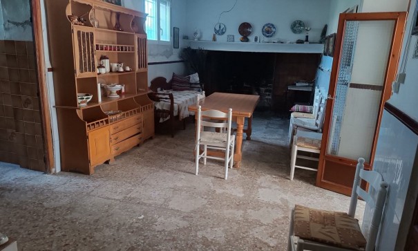 Videresalg - Finca landejendom -
Yecla