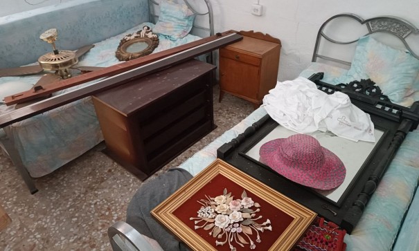 Videresalg - Finca landejendom -
Yecla