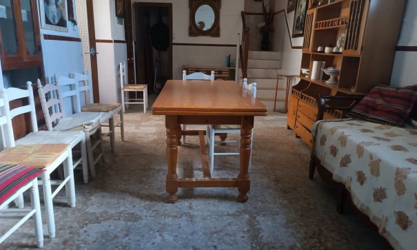 Videresalg - Finca landejendom -
Yecla