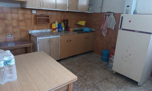 Videresalg - Finca landejendom -
Yecla