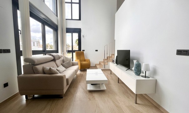 Återförsäljning - Fristående villa -
Villamartín