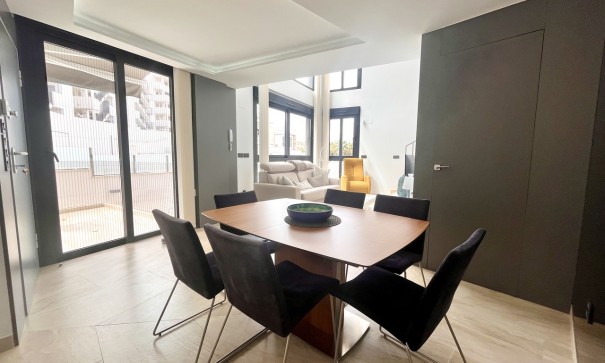 Återförsäljning - Fristående villa -
Villamartín