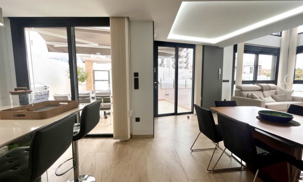 Återförsäljning - Fristående villa -
Villamartín