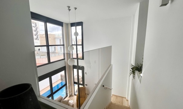 Återförsäljning - Fristående villa -
Villamartín