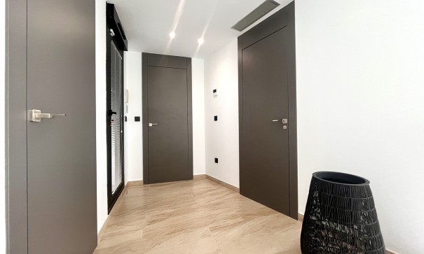 Återförsäljning - Fristående villa -
Villamartín