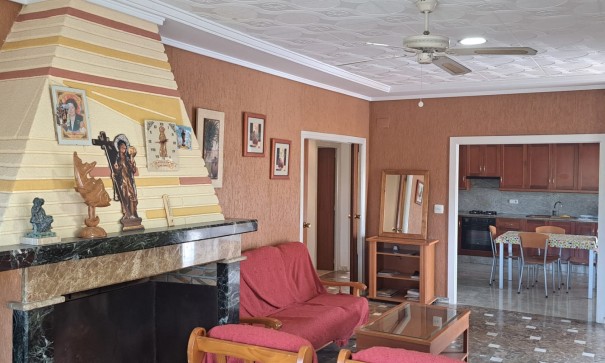 Herverkoop - Finca Landelijk pand -
Novelda