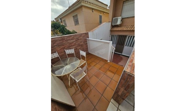 Videresalg - Byhus -
Los Alcazares