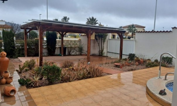 Resale - Freistehende Villa -
Hondón de las Nieves