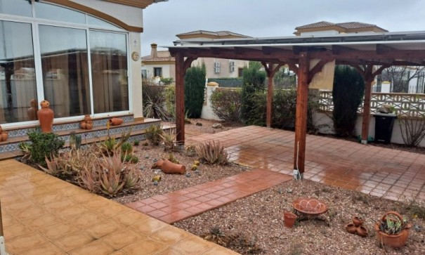 Resale - Freistehende Villa -
Hondón de las Nieves