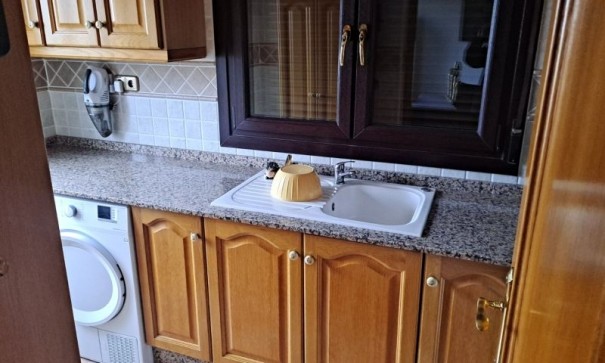 Resale - Freistehende Villa -
Hondón de las Nieves