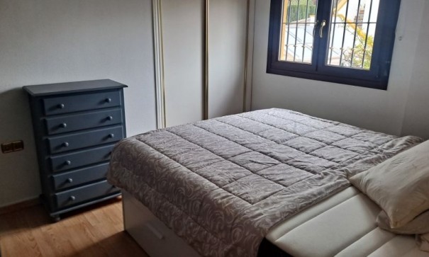 Resale - Freistehende Villa -
Hondón de las Nieves