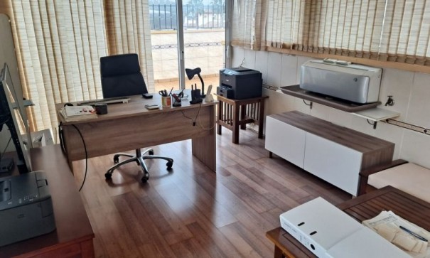 Resale - Freistehende Villa -
Hondón de las Nieves