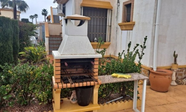 Resale - Freistehende Villa -
Hondón de las Nieves