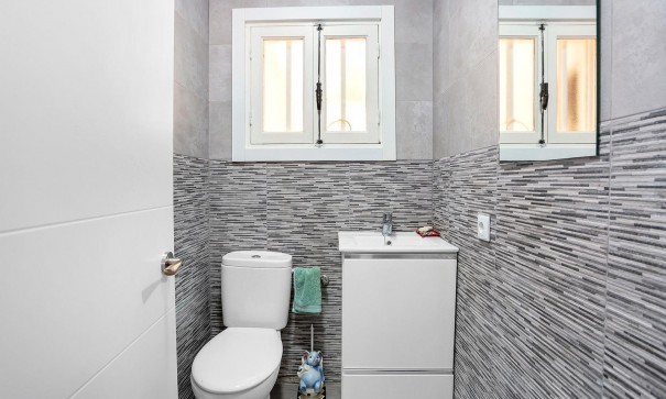 Återförsäljning - Radhus -
Torrevieja - Aguas nuevas 1