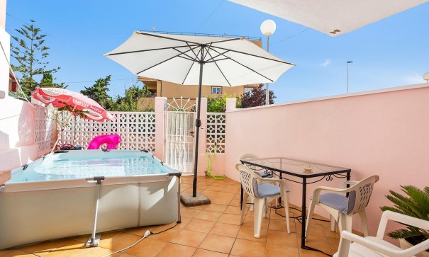 Återförsäljning - Radhus -
Torrevieja - Aguas nuevas 1