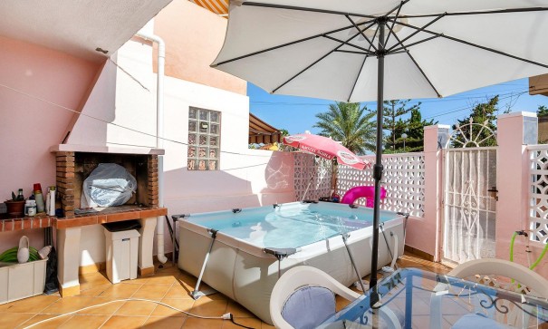 Återförsäljning - Radhus -
Torrevieja - Aguas nuevas 1