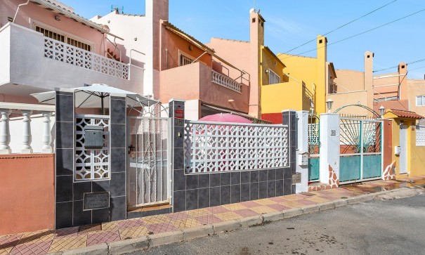 Återförsäljning - Radhus -
Torrevieja - Aguas nuevas 1