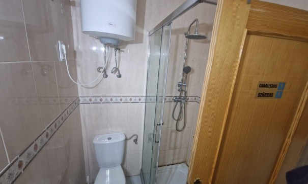 Sprzedaż - Reklama w telewizji -
Torrevieja - Estacion de autobuses