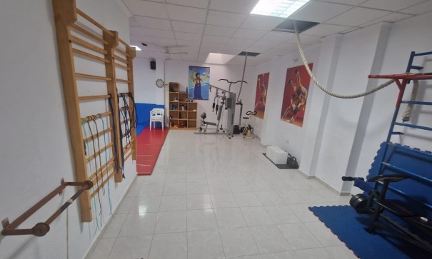 Sprzedaż - Reklama w telewizji -
Torrevieja - Estacion de autobuses