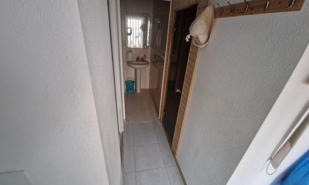 Sprzedaż - Reklama w telewizji -
Torrevieja - Estacion de autobuses