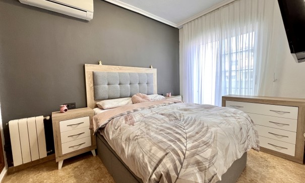 Venta - Casa de pueblo -
Villamartín