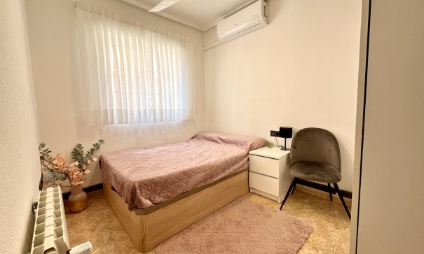 Venta - Casa de pueblo -
Villamartín