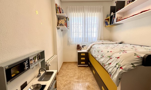 Venta - Casa de pueblo -
Villamartín