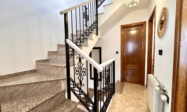 Venta - Casa de pueblo -
Villamartín